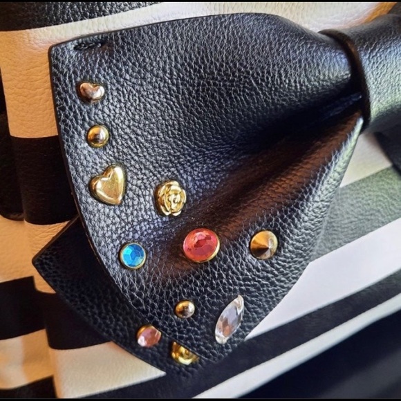 Betsey Johnson Crossbody Bag - Picture 9 of 12